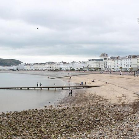 Central Llandudno, Private Parking Near To Beach, Pier & Shops מראה חיצוני תמונה