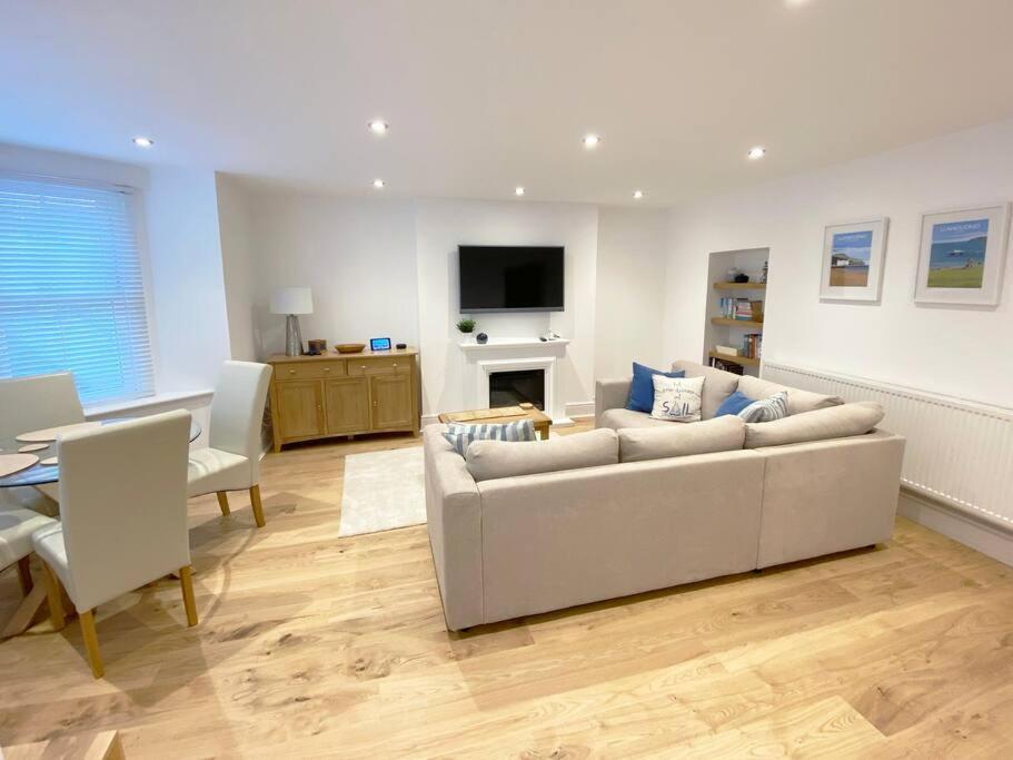 Central Llandudno, Private Parking Near To Beach, Pier & Shops מראה חיצוני תמונה