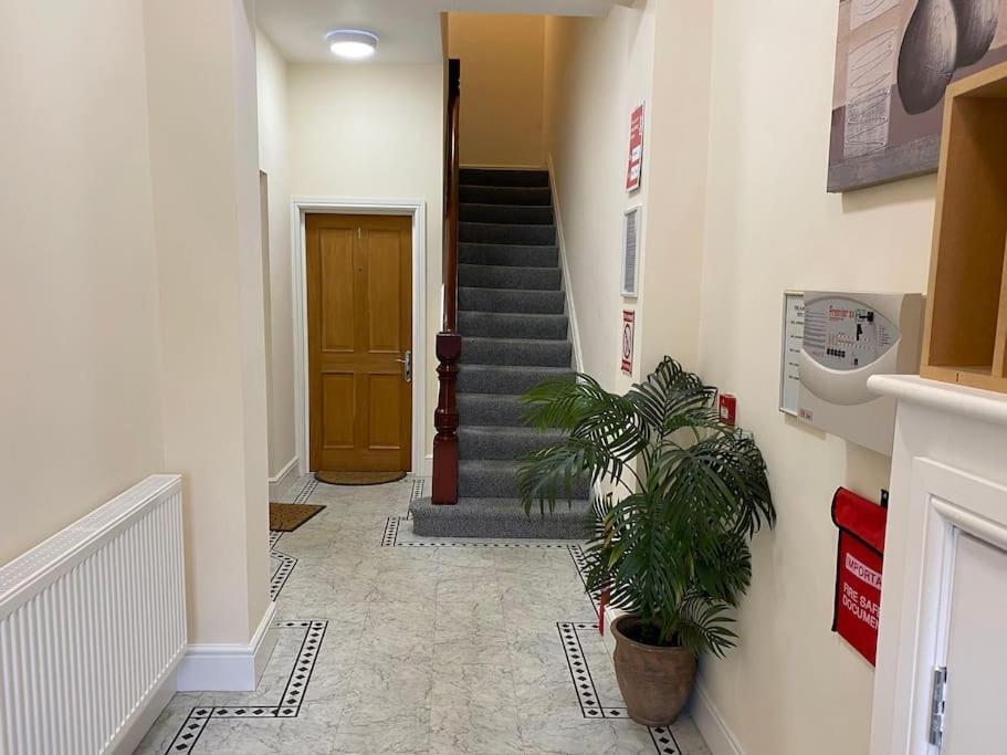 Central Llandudno, Private Parking Near To Beach, Pier & Shops מראה חיצוני תמונה